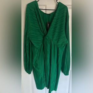 Green long V neck NWT dress, US 24 from Boohoo.